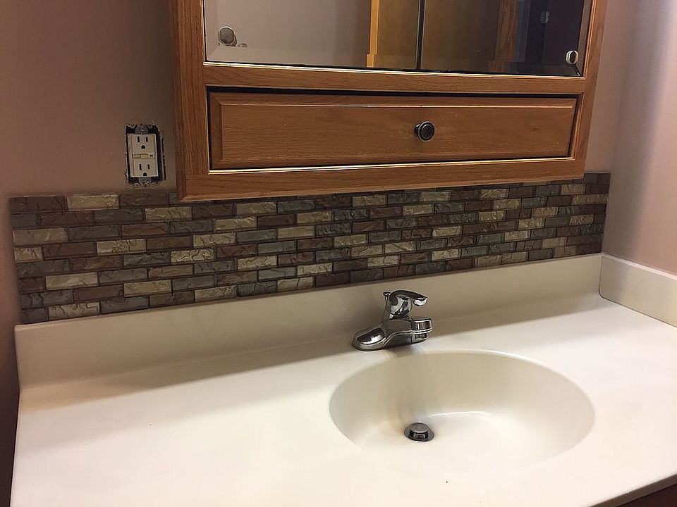 Main bathroom 