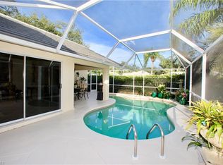 65 Fountain Cir, Naples, FL 34119