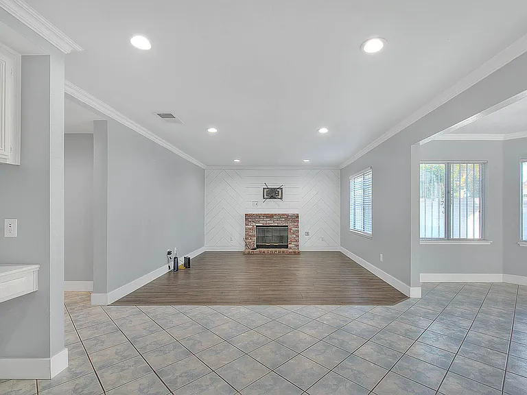 30279 Silver Ridge Ct — Photo 14
