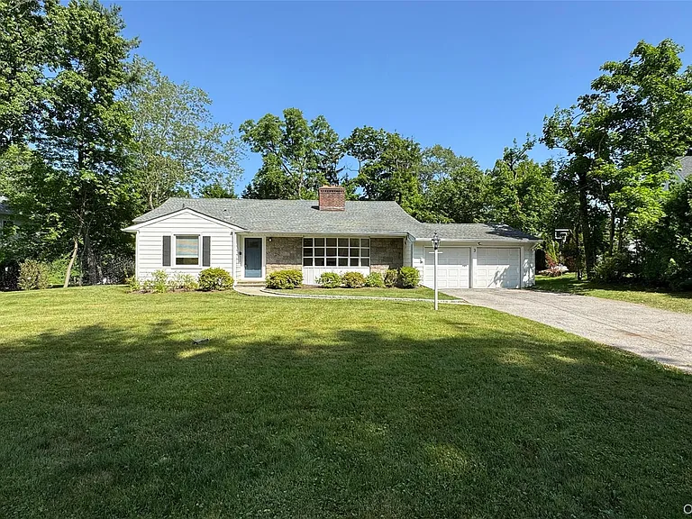 3 Stonewall Ln — Photo 1