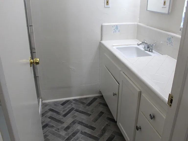 2109 Belvedere Ave — Photo 13