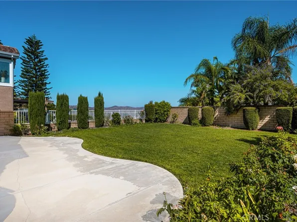 733 S Morningstar Dr, Anaheim, CA 92808