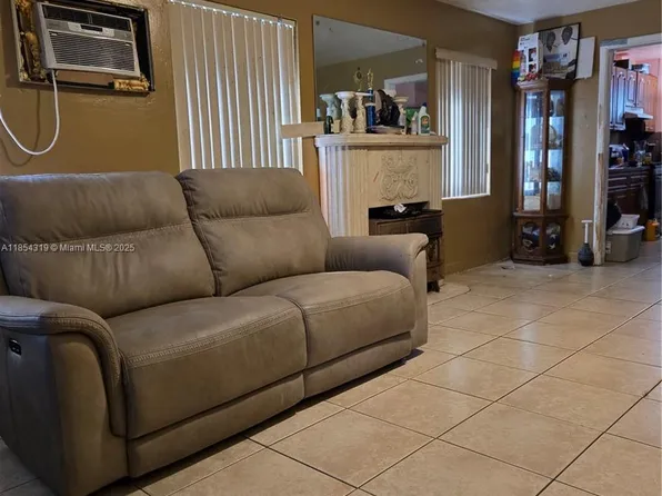 1065 NW 50th St, Miami, FL 33127