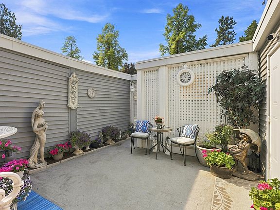 3rd image of 1795 Summit Dr #11