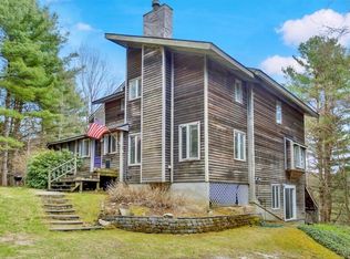 74 Magic Hill Rd, Hinesburg, VT 05461
