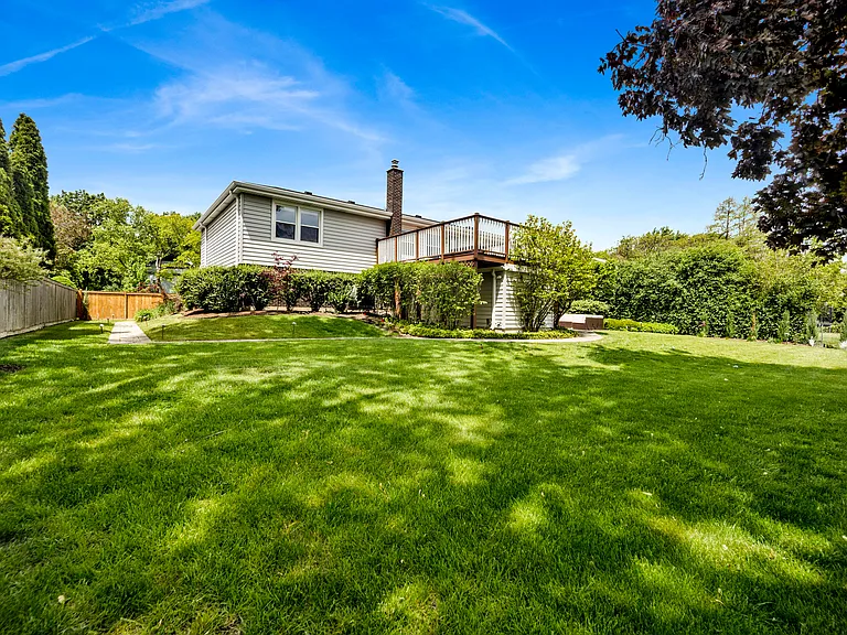 1135 Crestwood Dr — Photo 38