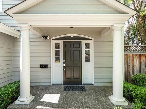 5th image of 3344 Waverley St