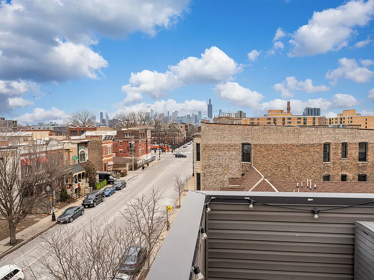 2437 W Jackson Blvd — Photo 28