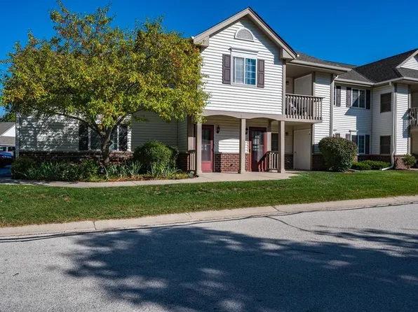 596 Pewaukee ROAD #C, Pewaukee, WI 53072