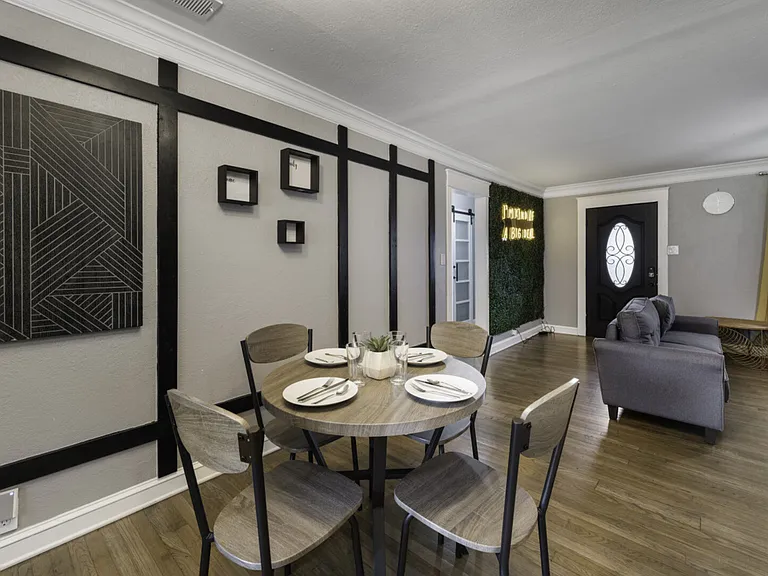 Circle Dr — Photo 21