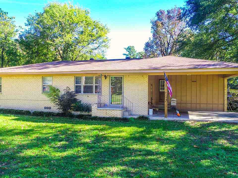 1st image of 1108 Willow Springs Dr