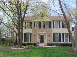 8 Hartford Ct, Algonquin, IL 60102