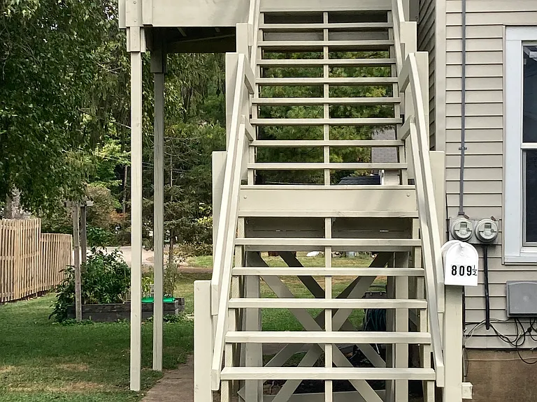 809 Berylan St #UPSTAIRS — Photo 9