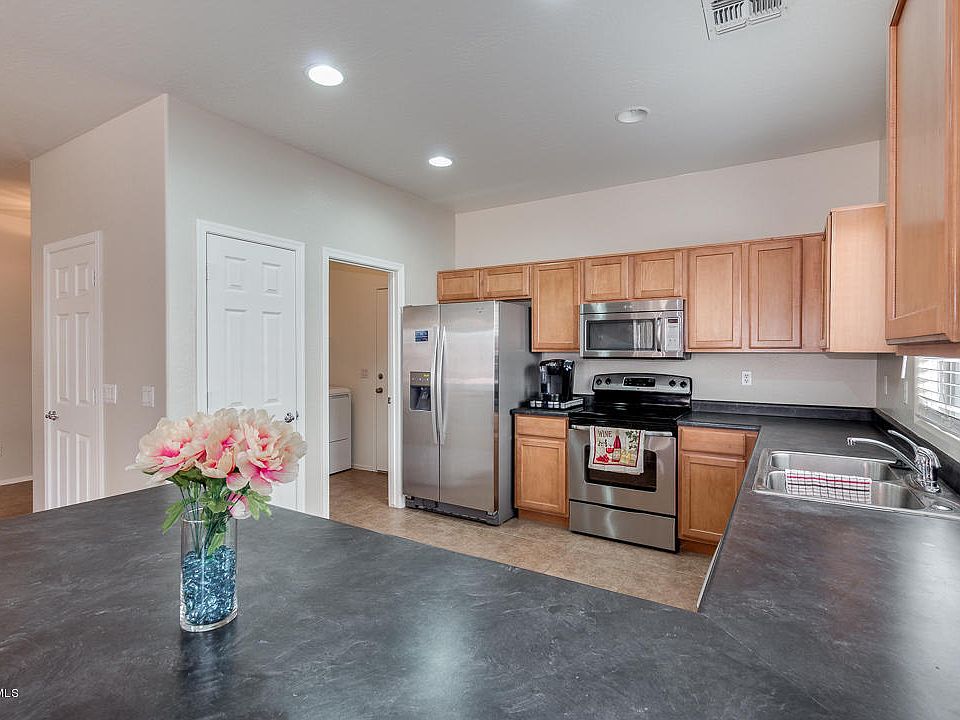 1st image of 25770 W Lynne Ln