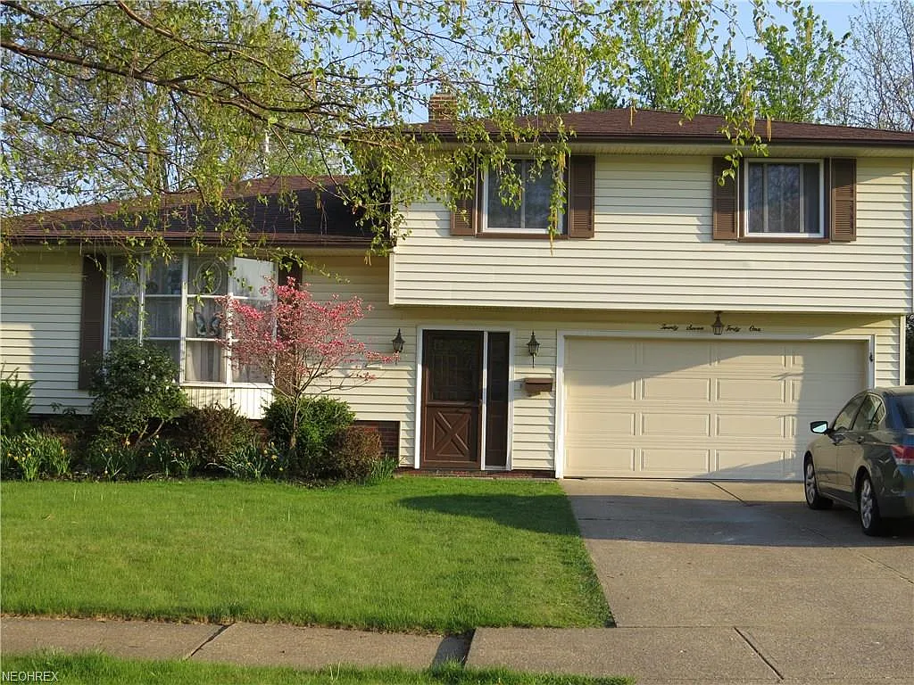 2741 Friar Dr photo 1