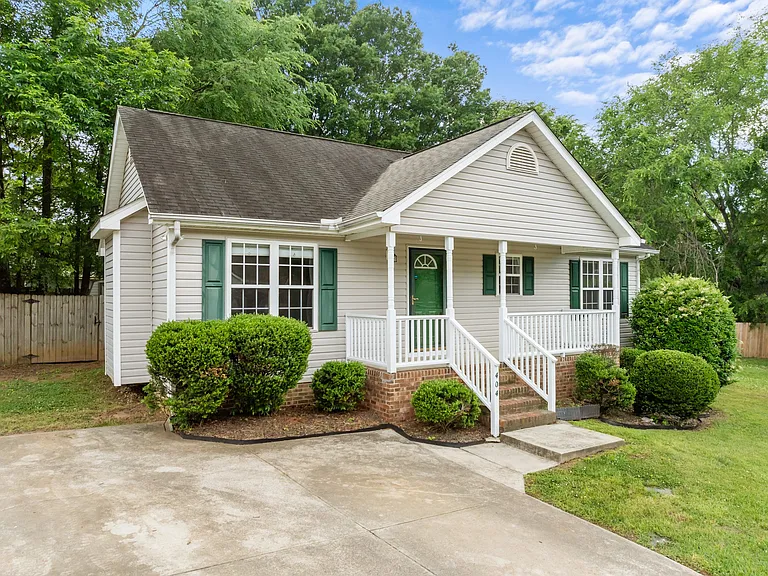 404 Foxbridge Ct — Photo 4