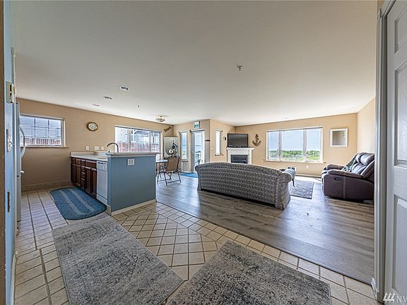 4th image of 1600 Ocean Ave #111