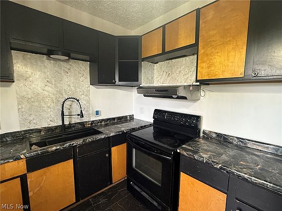 5th image of 34 N Montgomery Ave