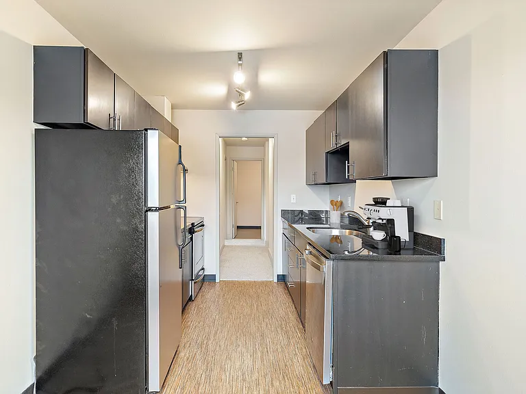 The Edge Apartments — Photo 8