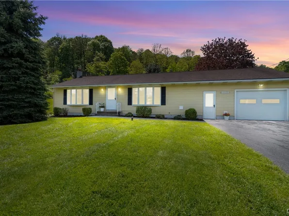 4421 Whedon Rd, Camillus, NY 13031