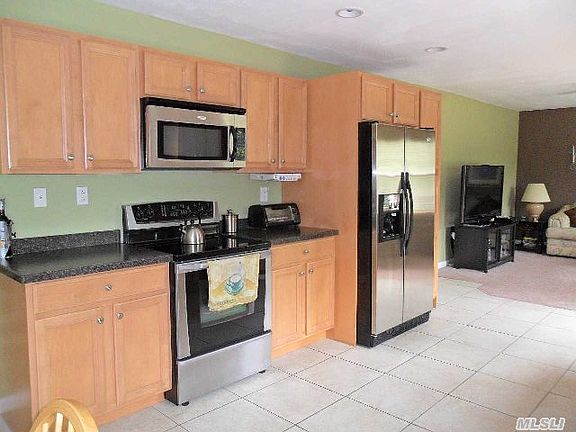 2nd image of 25 Spyglass Ln