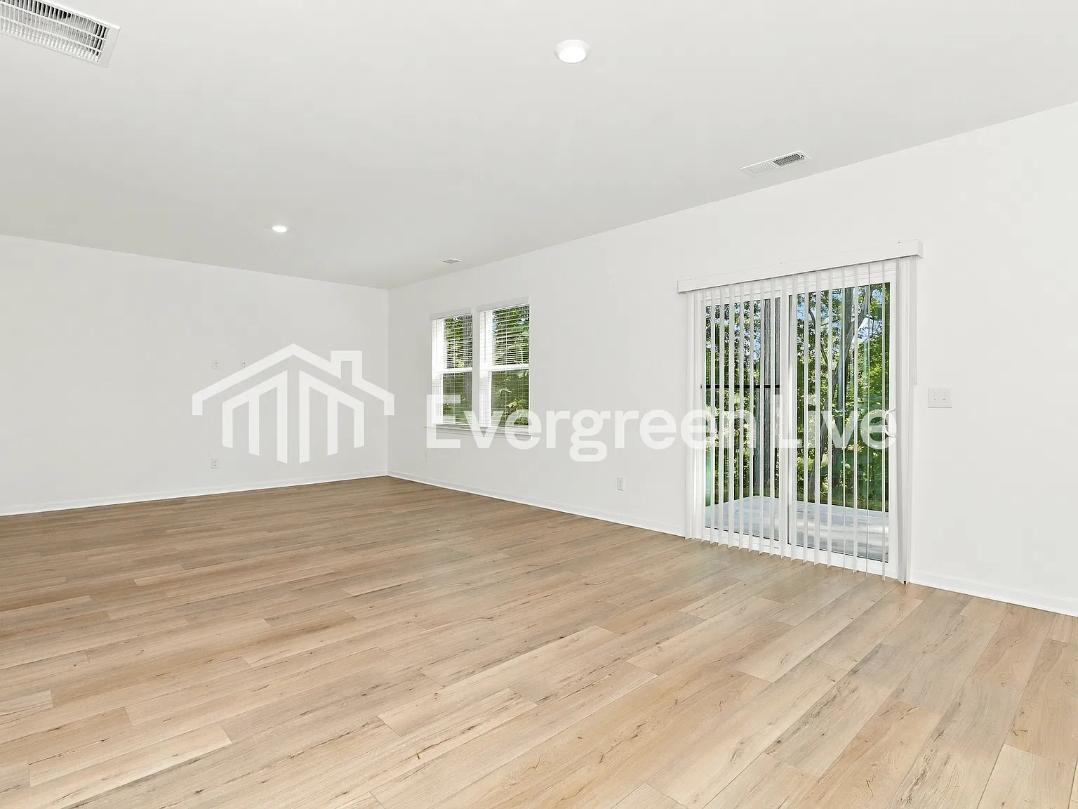 3 bed, 2.5 bath, 1507 sqft, $1,940 — Photo 4