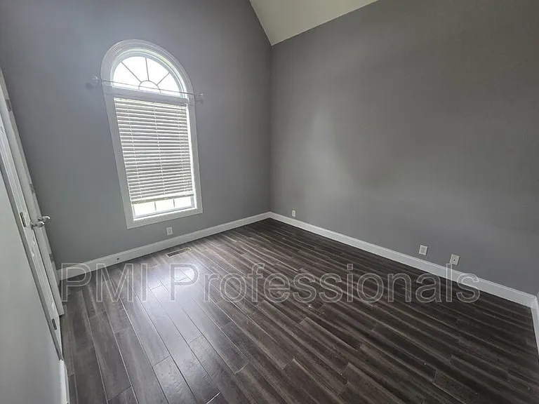 3606 Geneva Dr — Photo 8