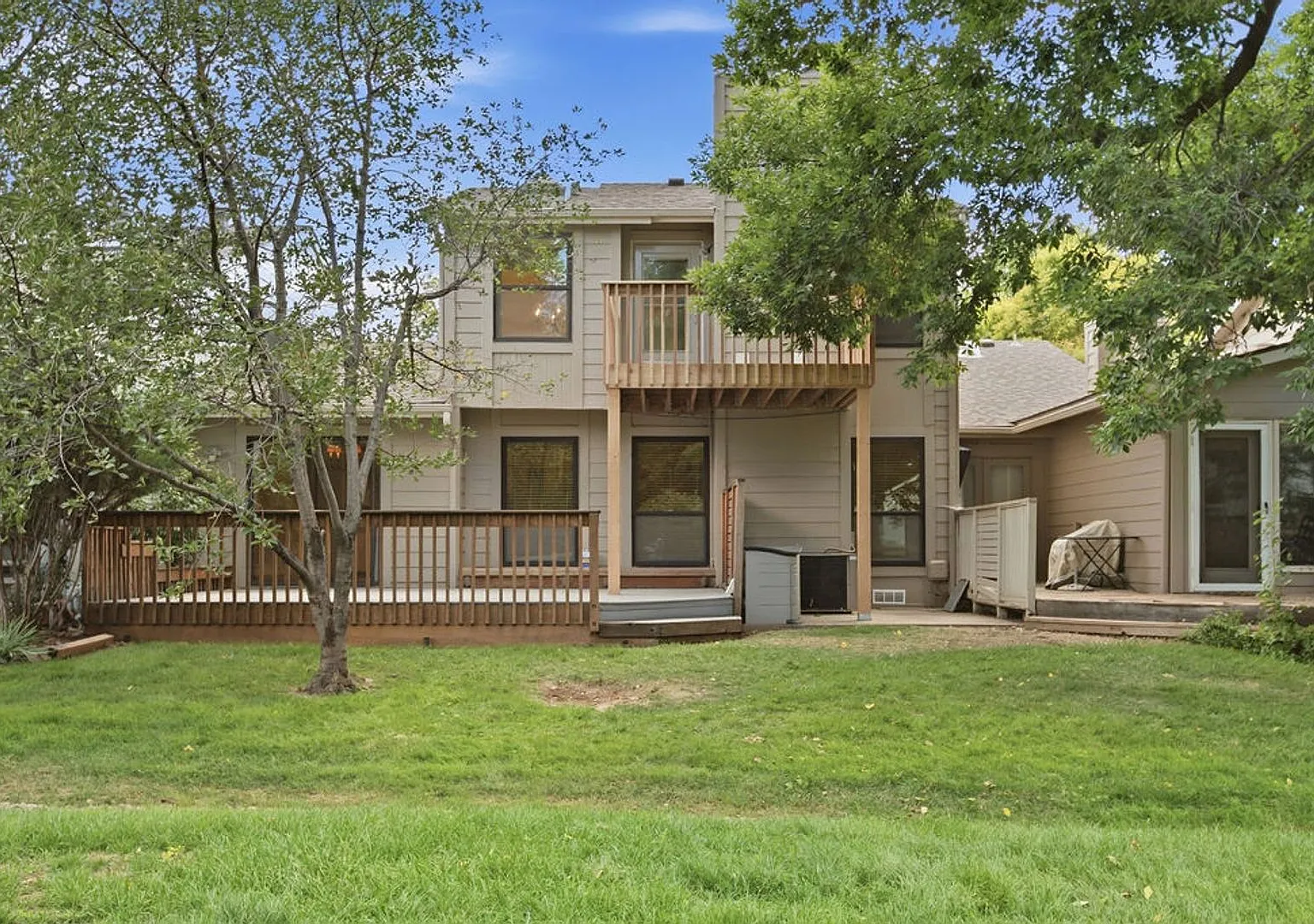 3 Bedroom Townhome near Warren Lake — Photo 1