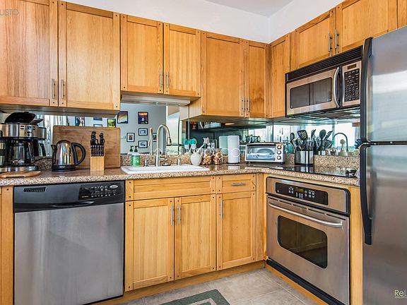 4th image of 25 Camp St APT 2