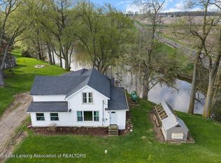 7008 E Maple Rapids Rd, Elsie, MI 48831