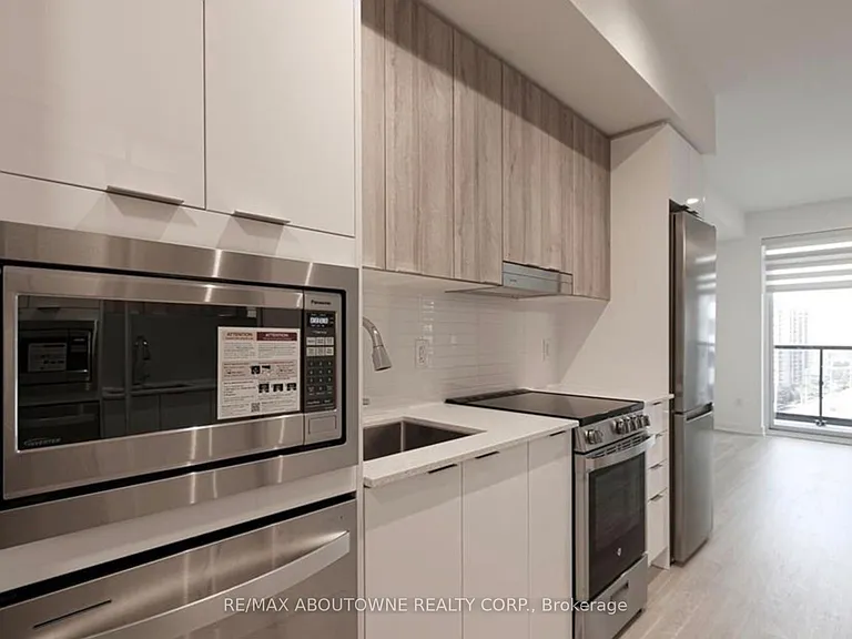 5105 Hurontario St #1410 — Photo 10