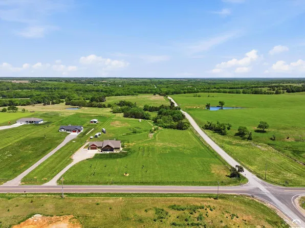 7630 SE Berryton Rd, Berryton, KS 66409