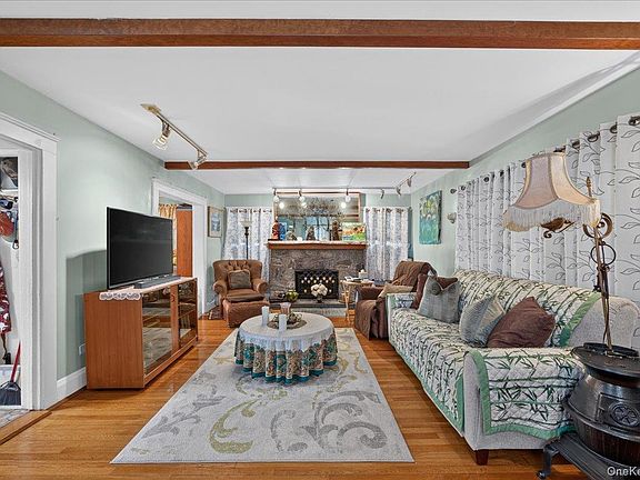 4th image of 77 Irving Place
