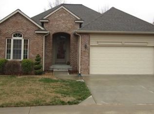 807 Iowa Cir, Clinton, MO 64735