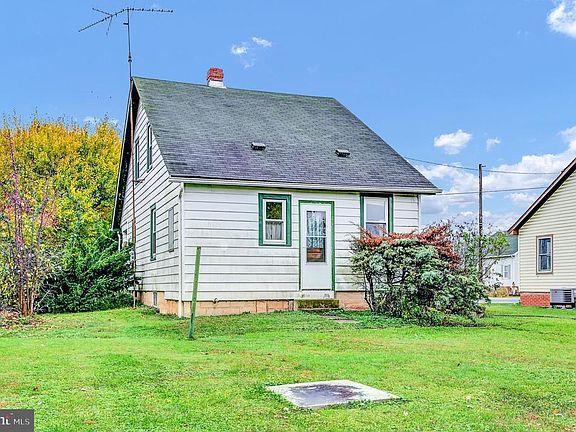 2nd image of 1095 Frederick Pike