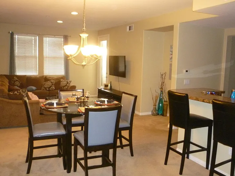 291 Riverdale Ct #124 — Photo 4