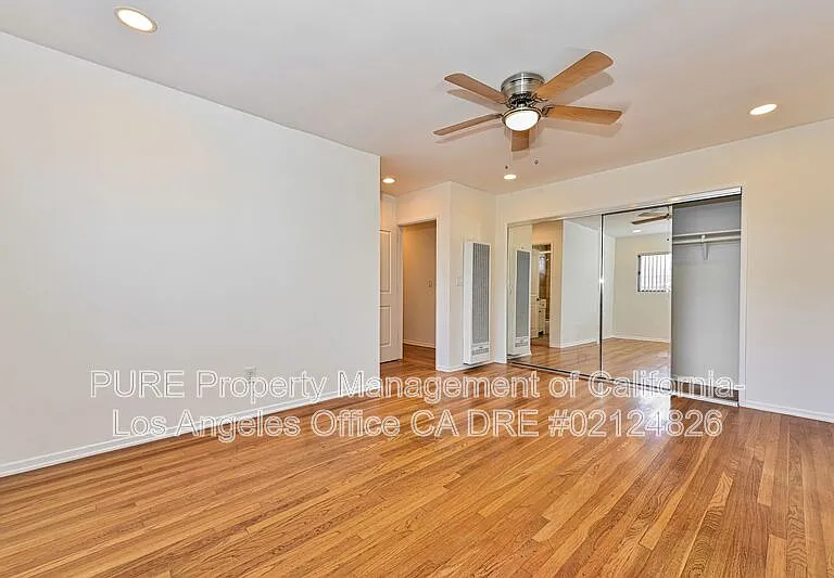 1527 Harvard St #7 — Photo 5