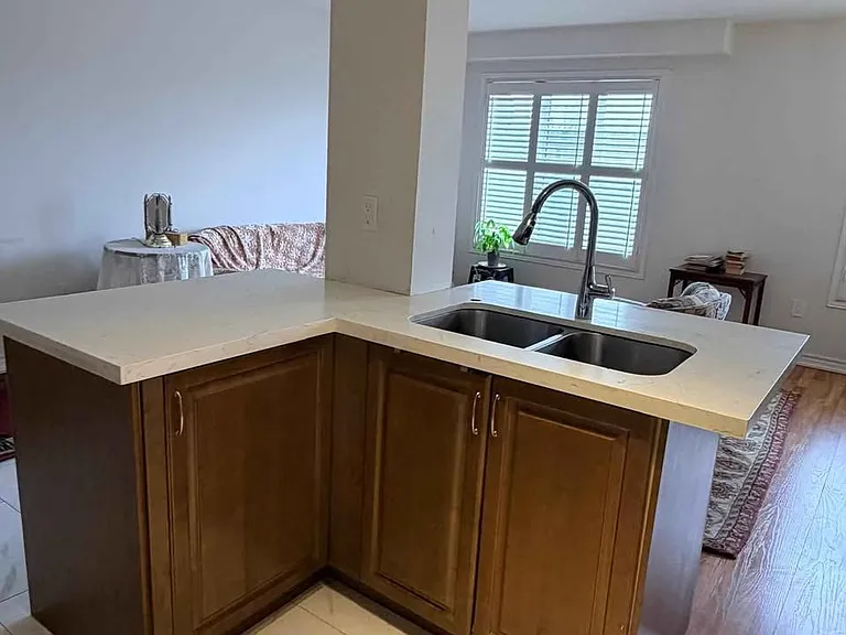 35 E View Green Cres #G — Photo 8