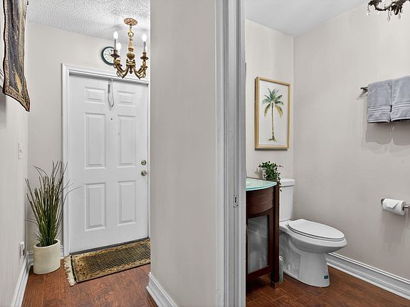 3rd image of 2122 NE 44th Street