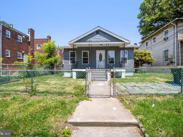 4826 Hayes St NE, Washington, DC 20019