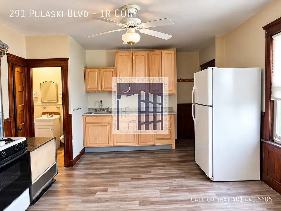 291 Pulaski Blvd #1R