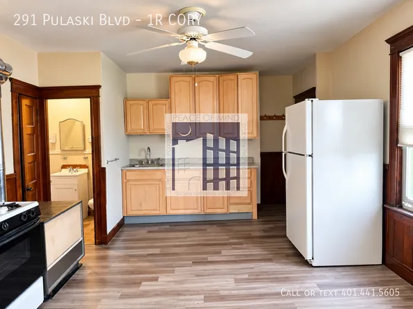291 Pulaski Blvd APT 1R, Bellingham, MA 02019