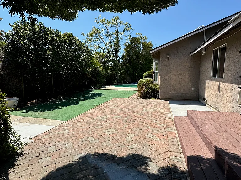 951 Crockett Ave — Photo 4