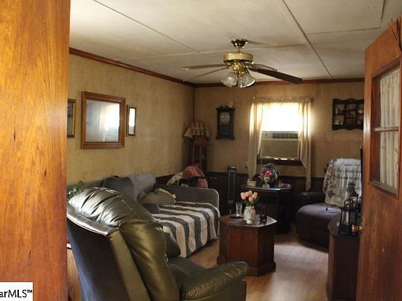 5th image of 300 Marion Pl