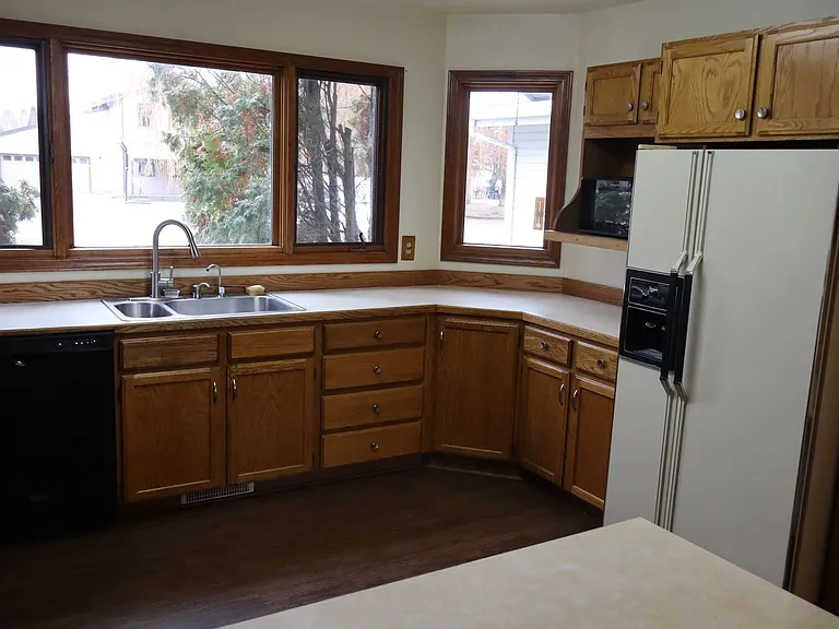 202 Arbour Dr — Photo 7