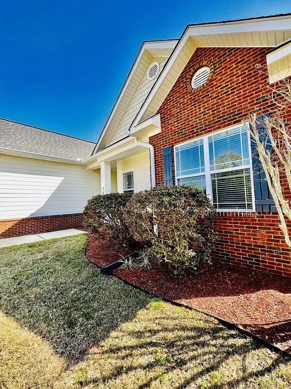 203 Savannah Drive — Photo 2