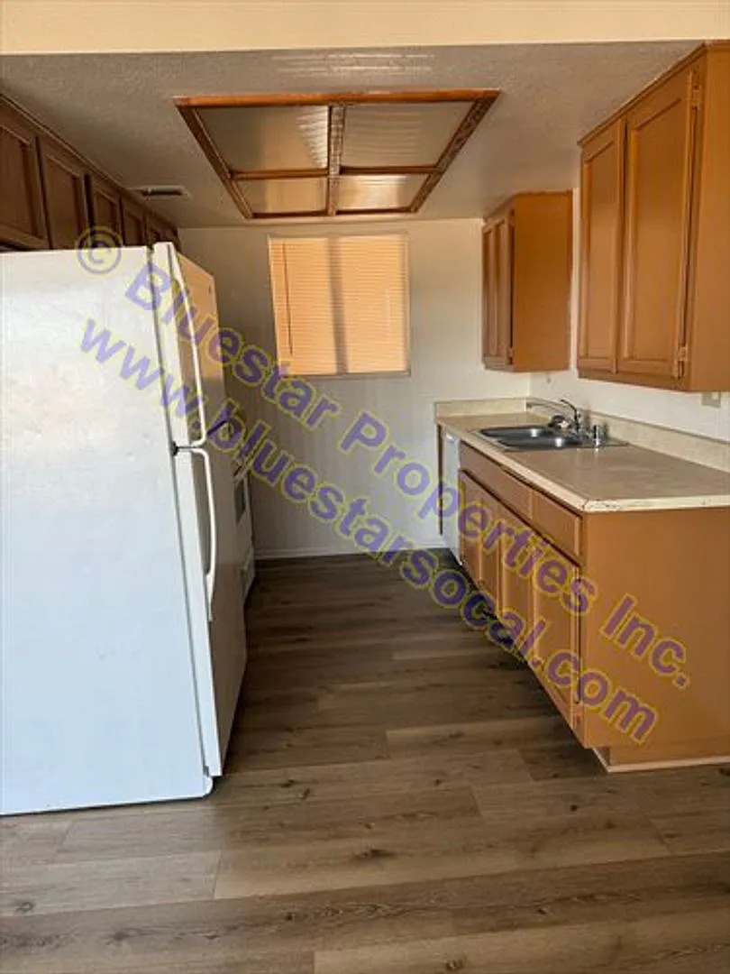 15845T — Photo 2