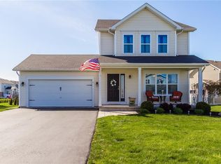 7 Rockdale Trl, Rochester, NY 14612