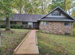 67 Countrywood Dr, Jackson, TN 38305