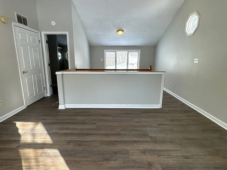 338 N Skyline Dr — Photo 30